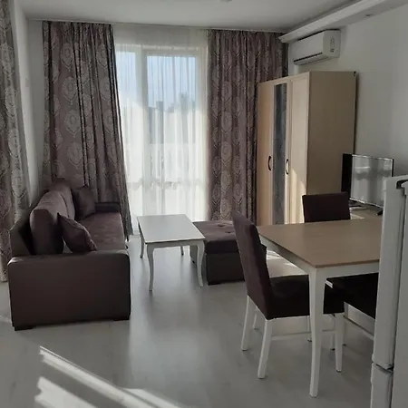 Perla Del Mar Lozenets