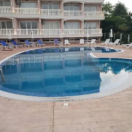 Perla Del Mar Apartmanhotel 4*
