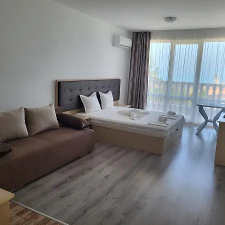 Perla Del Mar Lejlighedshotel 4*