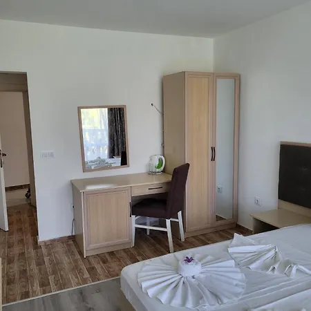 Perla Del Mar Hotel apartamentowy 4*